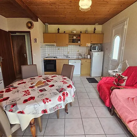 Vakantiehuis Familial Avec Jardin Prive Et Barbecue Pres De - Fr-1-426-104